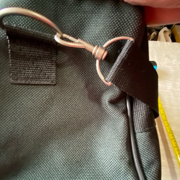 Roots Dark Green Nylon Carry On Travel  Shoulder Strap Bag - Picture 8 of 14